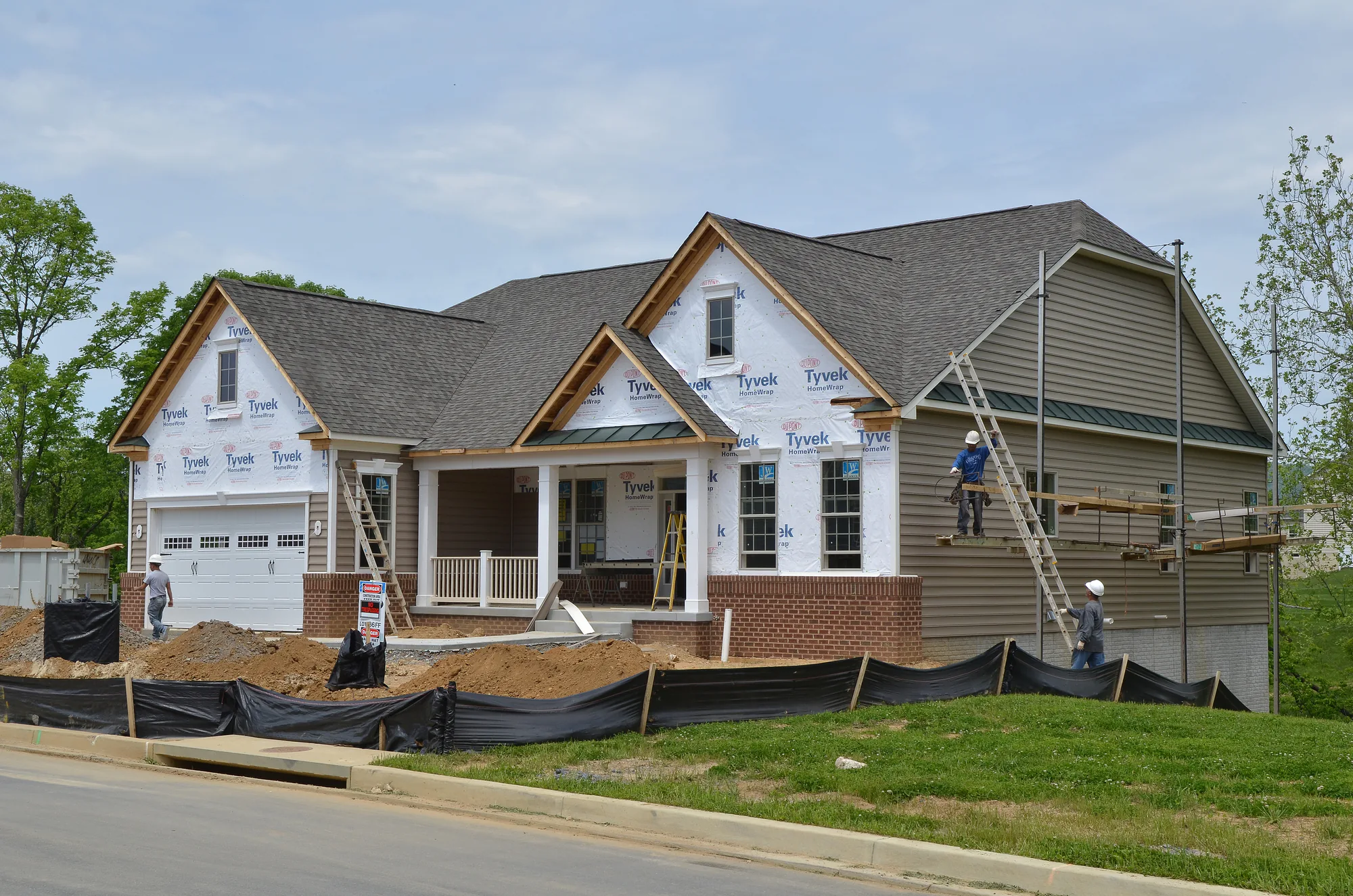 2024 Siding Repair Cost  Vinyl, Wood, & Aluminum House Siding